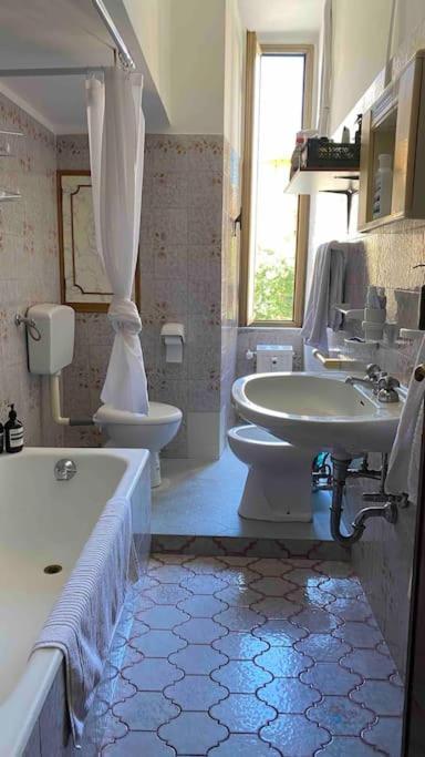 Appartamento Cosy And Stylish In A Lively Area Of