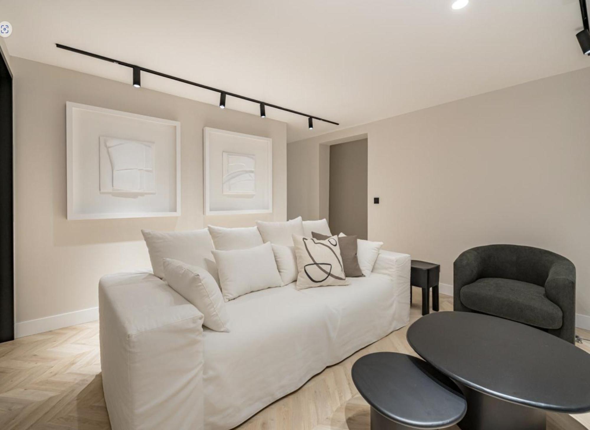 Cosy And Stylish In A Lively Area Of Appartamento